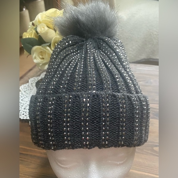 TABITHA WEBB FAUX FUR BOBBLE POM
POM BEANIE HAT WITH
RHINESTONES GEM - Picture 2 of 12